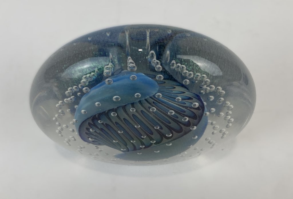 Robert Eickholt Reptile Art Glass Paperweight - 5