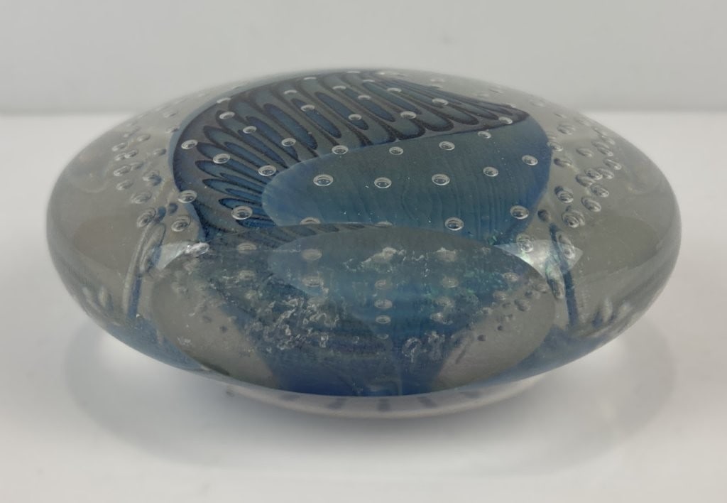 Robert Eickholt Reptile Art Glass Paperweight - 6