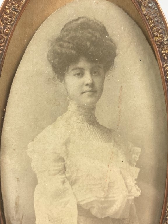 Turn-of-the-Century Lady Portrait Cabinet Card - 2