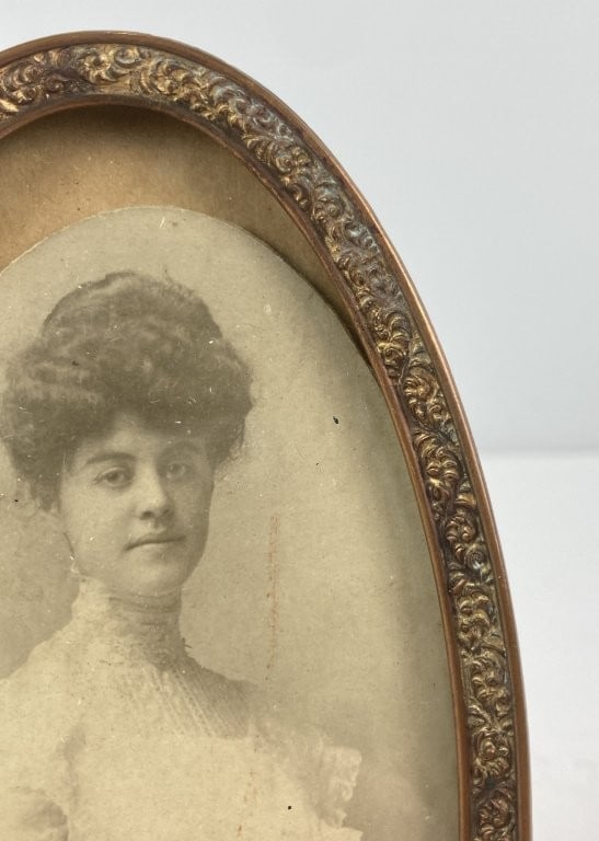 Turn-of-the-Century Lady Portrait Cabinet Card - 3