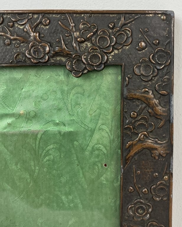 Chinoiserie Gilt Metal Picture Frame - 3