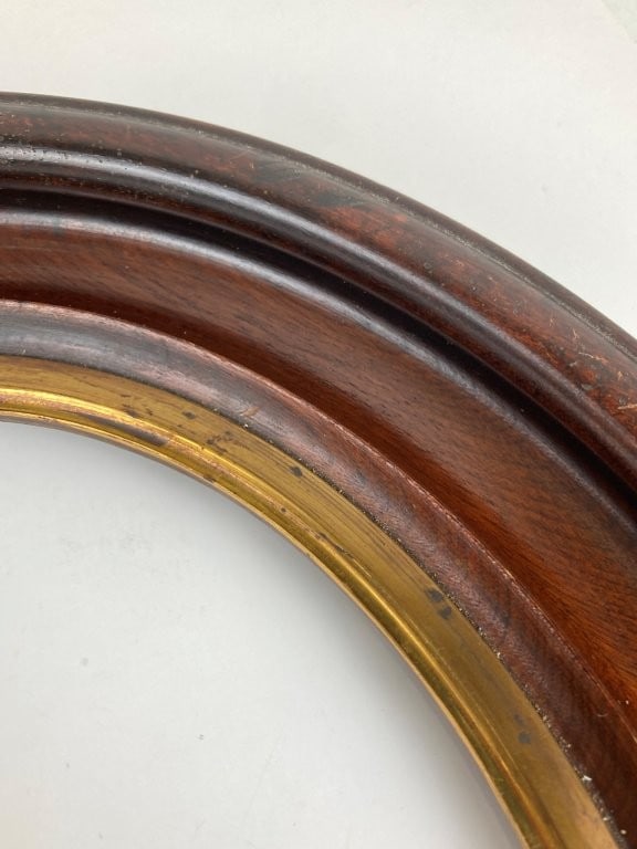 Two 19th Century Oval Picture Frames - 2