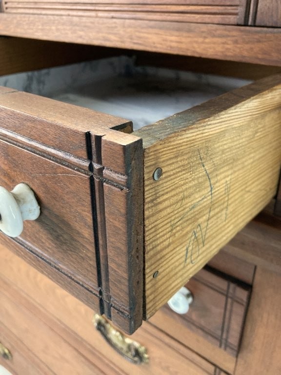 Southern Eastlake Mahogany Gentleman's Chest - 3
