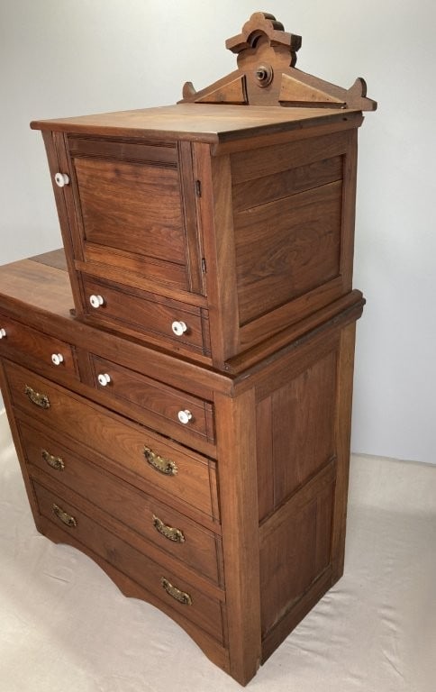 Southern Eastlake Mahogany Gentleman's Chest - 5