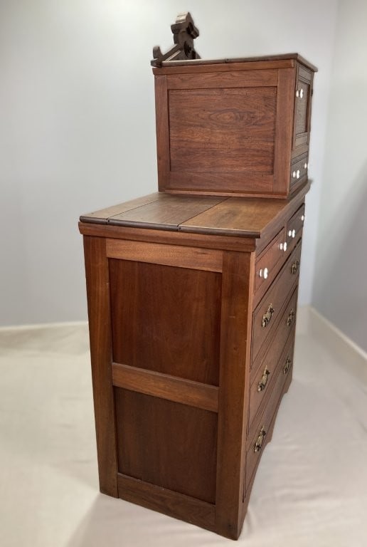 Southern Eastlake Mahogany Gentleman's Chest - 6