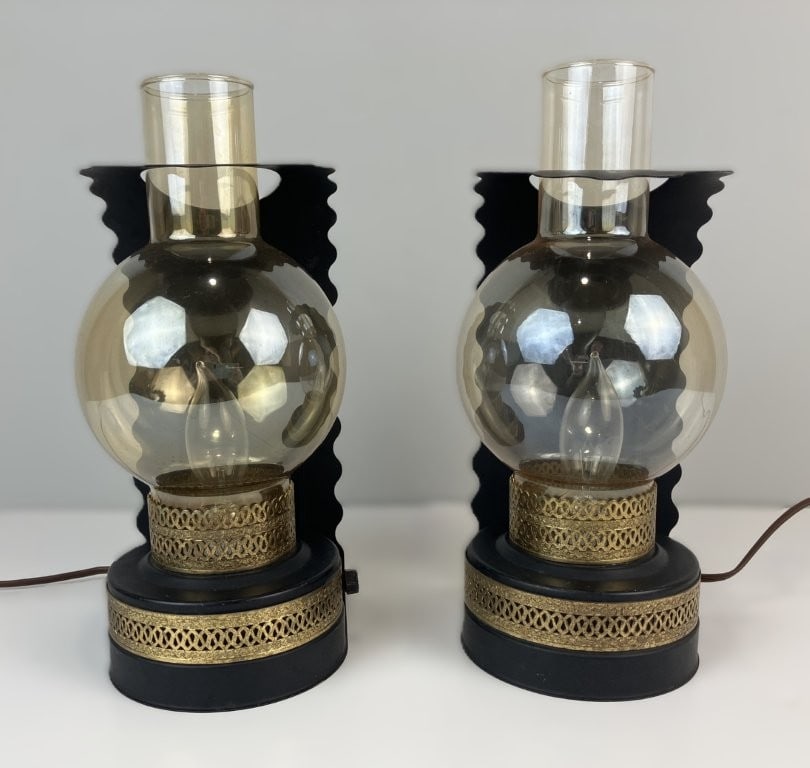 Pair of Mid-Century Modern Glass Hurricane Lamps - 3
