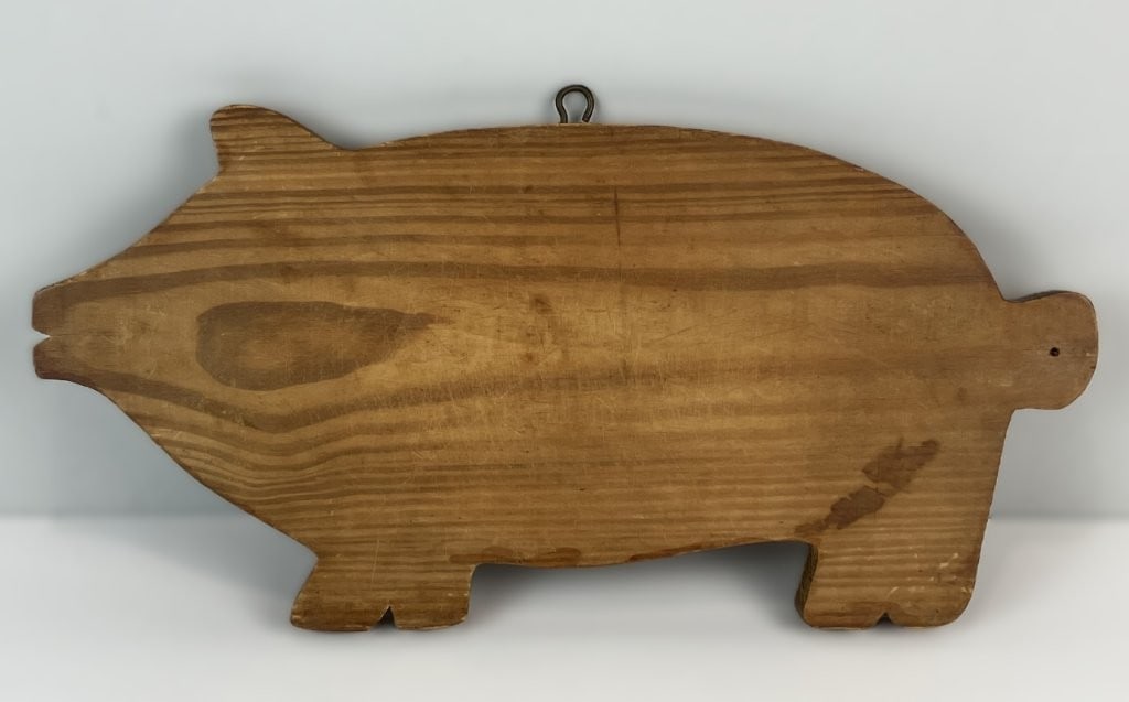 Folk Art Polychromed Pig Cutting Board - 4