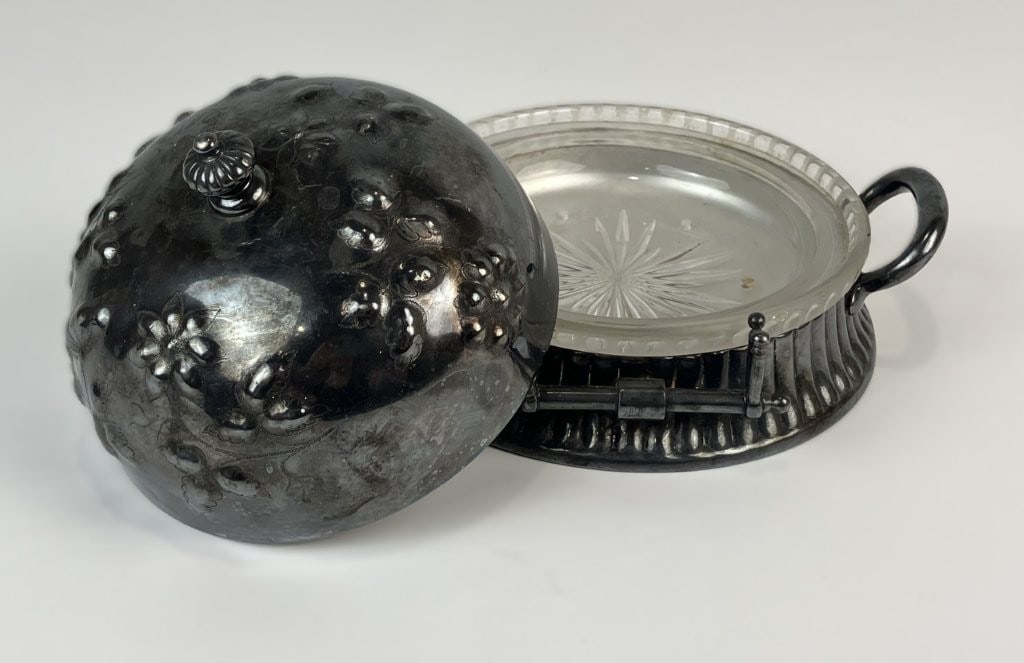 Reed & Barton Silverplate Repousse Covered Butter Dish - 4
