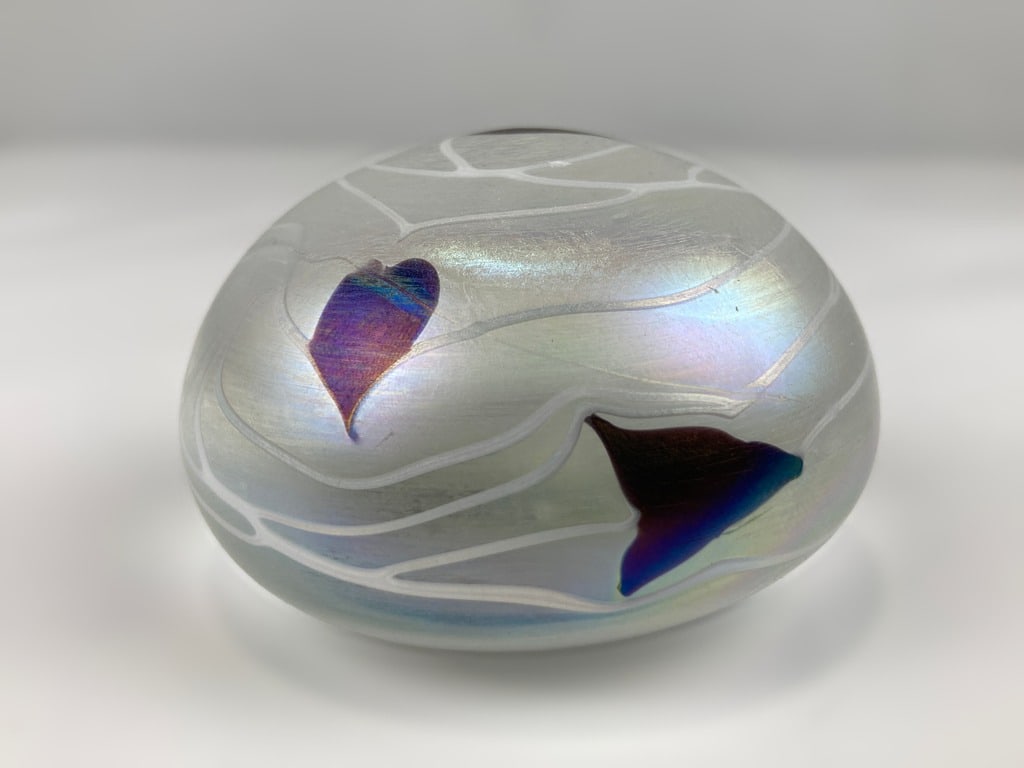 Iridescent Art Glass Heart and Vine Paperweight - 3