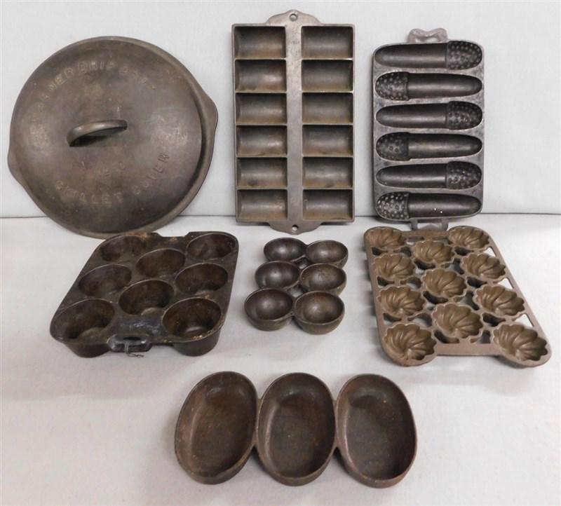 Wagner Cast Iron Bakeware: Lot of 7 Pcs. of "Wagner" ( 4 marked, 3 Attrib. to) Cast Iron Bakeware in VG Cond.