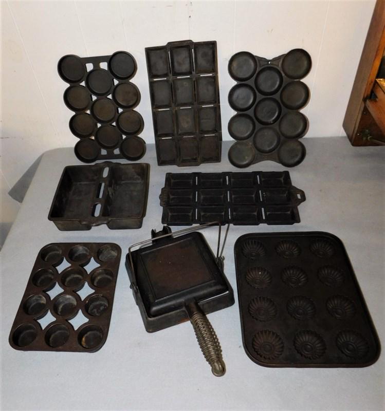 Lot of 8 Early Cast Iron Bakeware Pcs.: Lot of 8 Early Cast Iron Bakeware Pcs. incl. Griswold, Favorite, Shepard, Barstow & others in VG Cond.