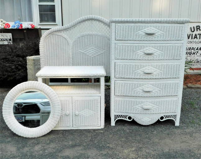 White Wicker Bedroom Set Aug 28, 2021 Roberson's Auctions in NY