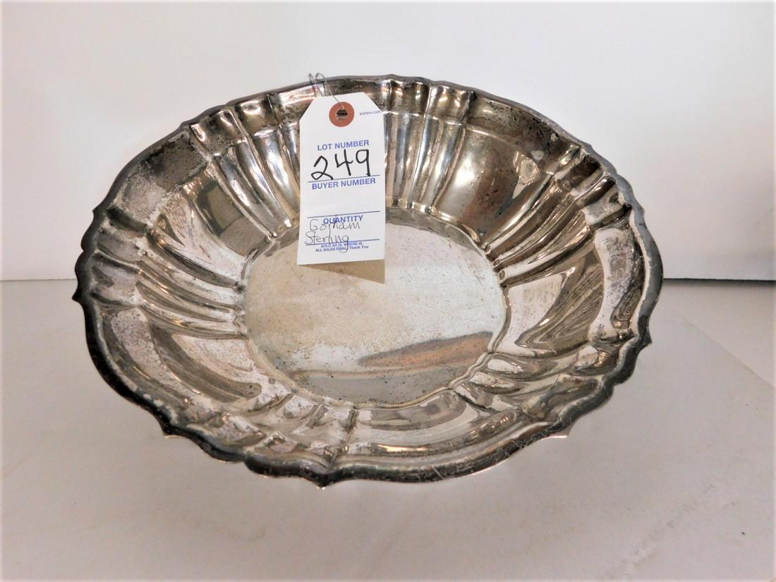 Gorham Sterling Shaped Bowl: Gorham Sterling Shaped Bowl - 9 3/8in.D. in VG Cond. , Approx. 15 Troy Oz.