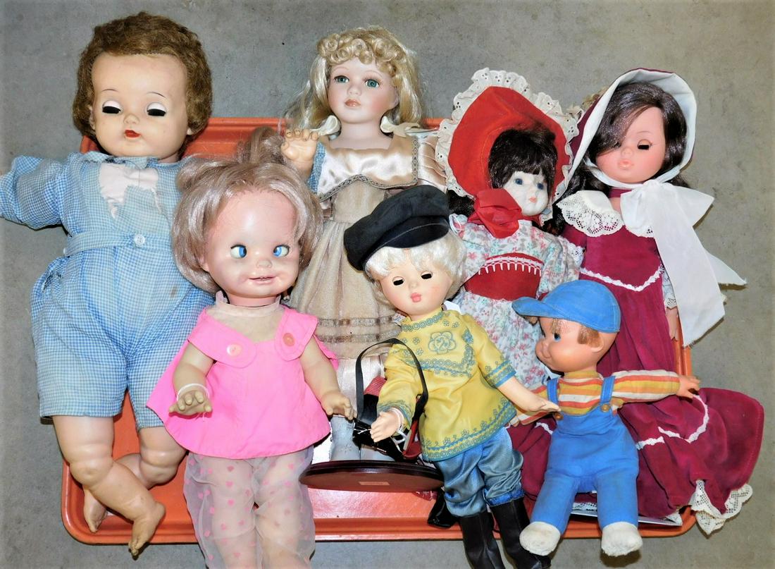 Lot of 7 Miscellaneous Dolls (1 of 1)