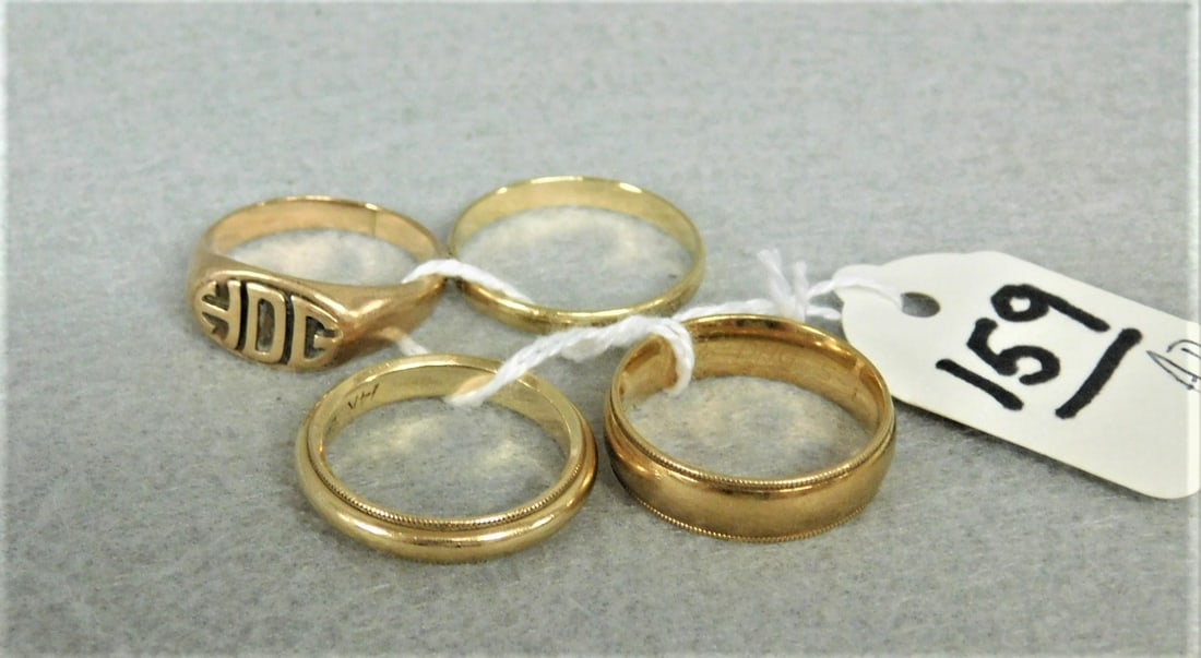 Lot of 4 Gold Wedding Bands (1 of 1)