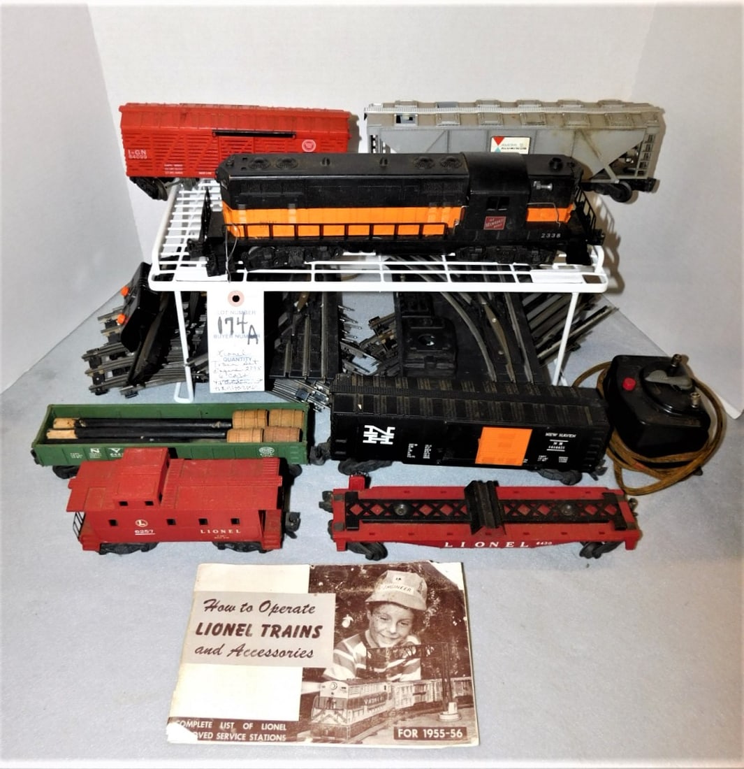 Vintage Lionel Train Set (1 of 3)