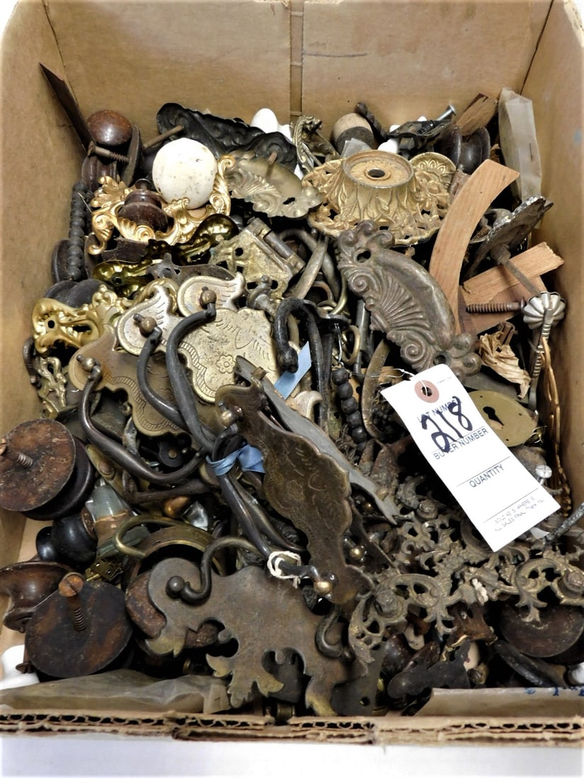 Lg Lot of Brass Hardware (1 of 1)