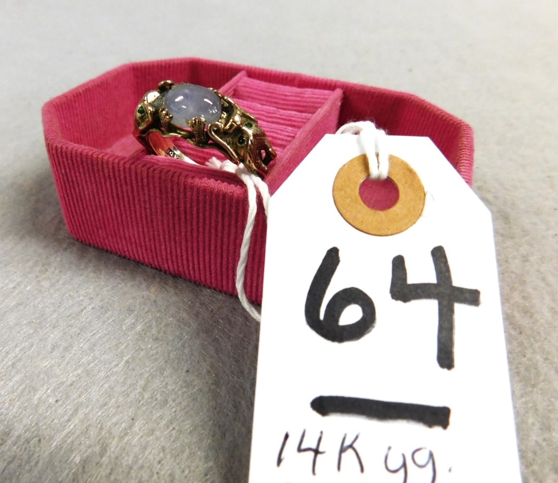 Man's 14K yg Foo Dogs Ring (1 of 2)