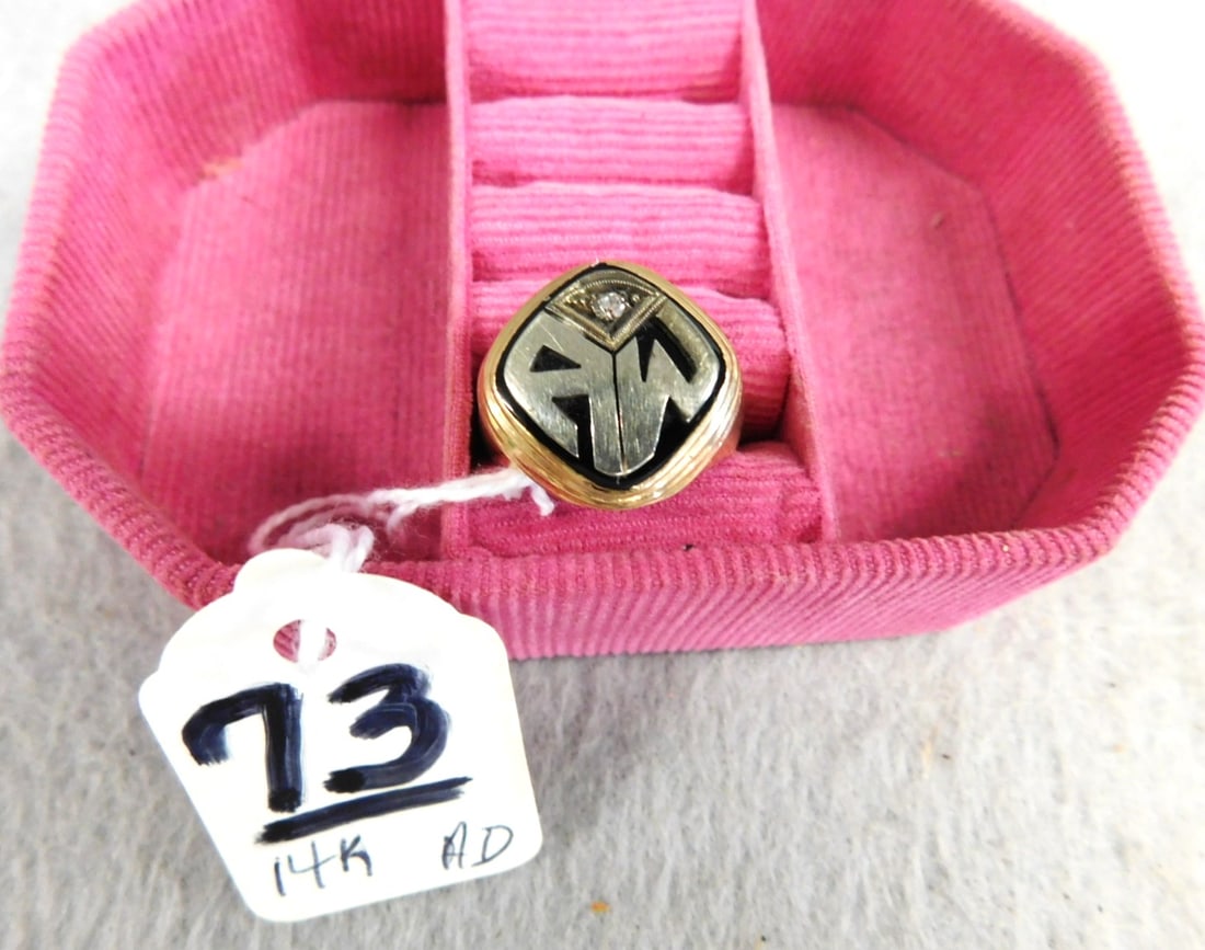 14K yg Man's Ring w/Initials "AW" (1 of 2)