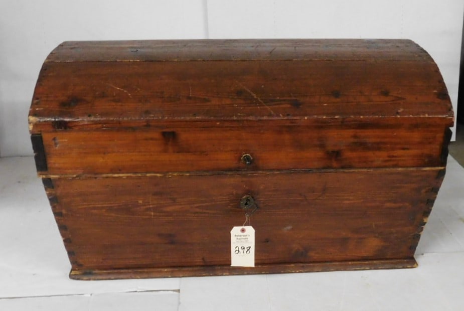 Lg.. Pine Dome Top Trunk (1 of 3)