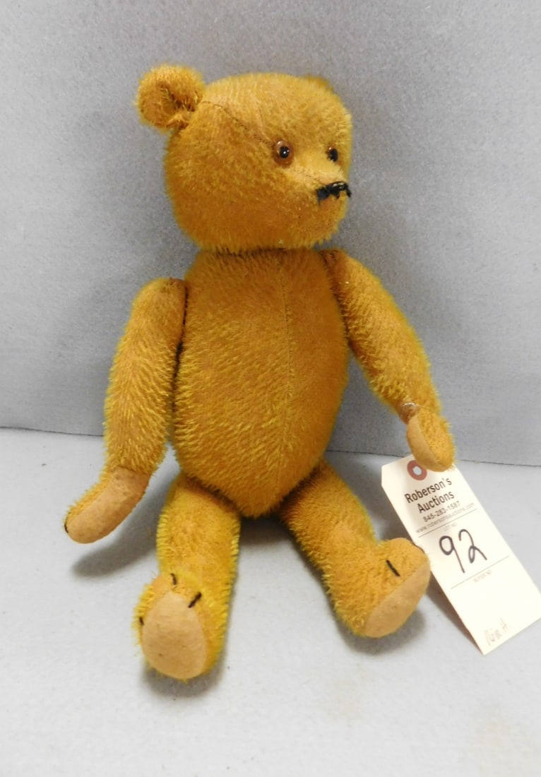 16" Early Mohair Humpback Bear (1 of 3)