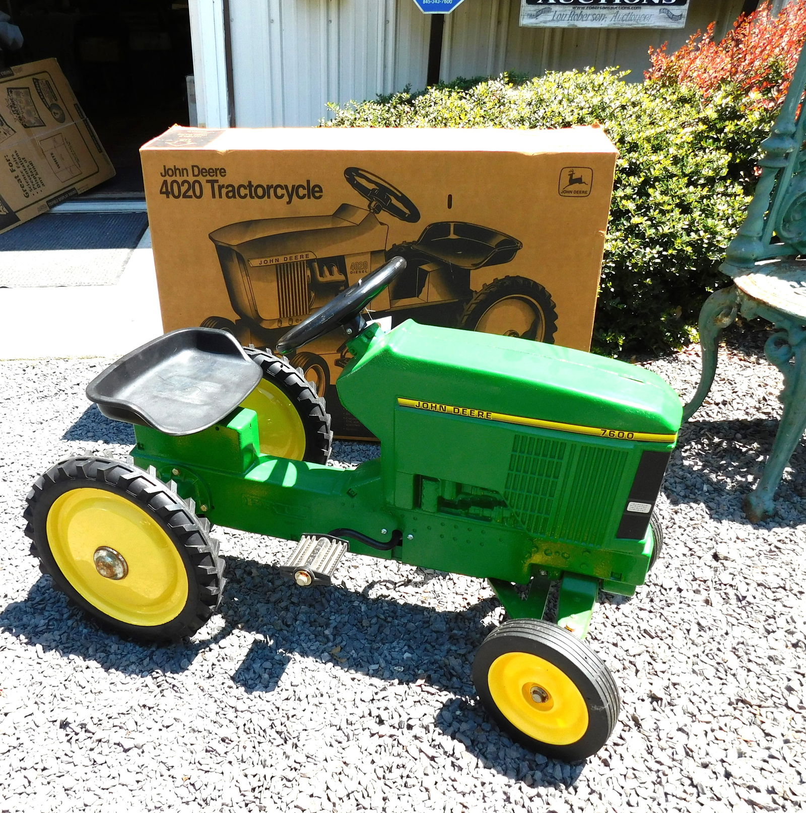Ertyl John Deere Child's Pedal Tractor (1 of 2)