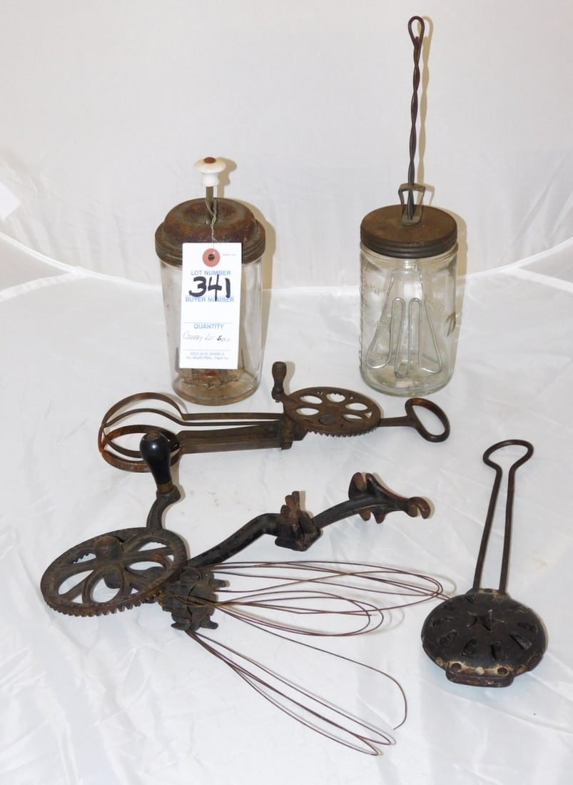 Lot of Old Kitchen Ironwares (1 of 1)