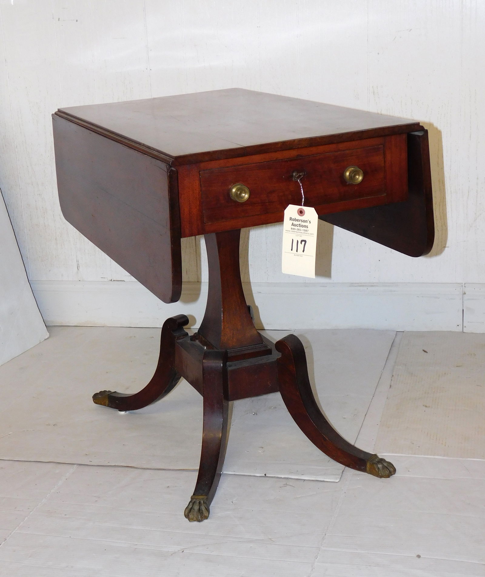 Mohogany Duncan Phyfe Dropleaf Table: Mohogany Duncan Phyfe Dropleaf Table w/Drawer in GD Cond.