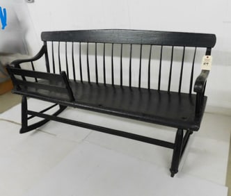 Spindled Mammy's Bench