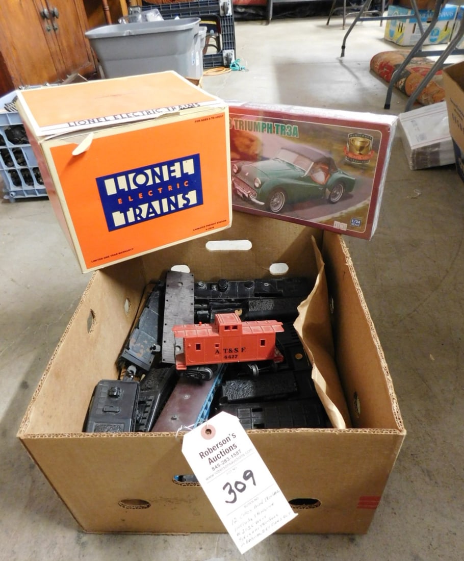 Engine #2025 w/12 Cars & Tenders: Engine #2025 w/12 Cars & Tenders - as is