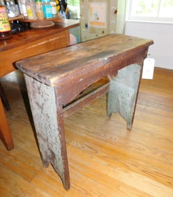 Primtiive Table Stand