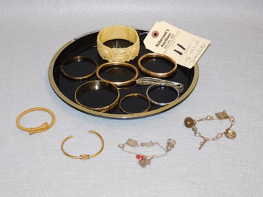 Lg.  Lot of 12 Bracelets
