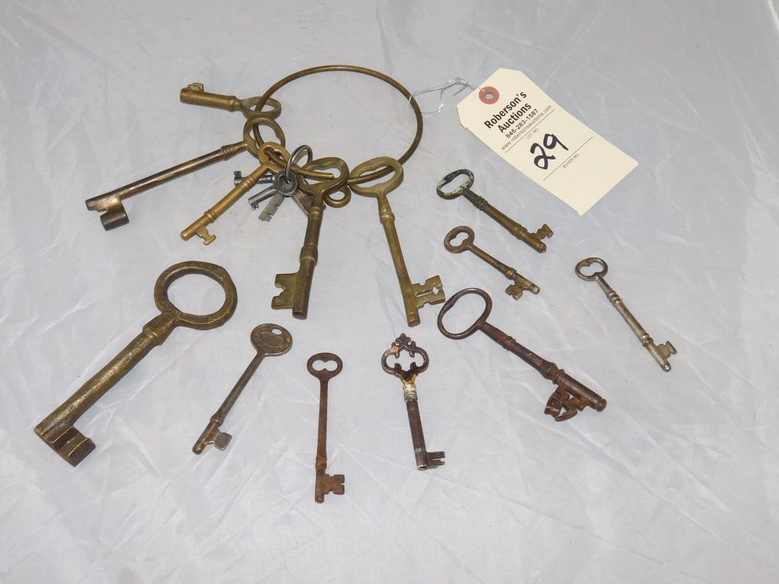 15 Early Keys w/Ring: 15 Early Keys w/Ring in Gd Cond.