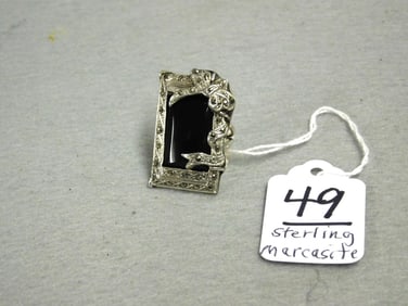Sterling Marcasite Lady's Ring w/Onyx