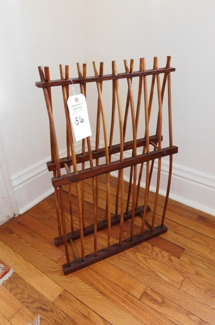 Oak Diminuitive Early Plate Rack: Standing Oak Diminuitive Early Plate Rack in GD Cond.28"H x 18 1/4"W x 7"D