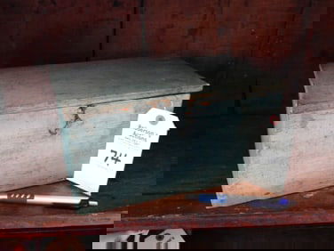 Diminuitive Document Box