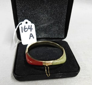 14K yg & Jade Stones Bangle