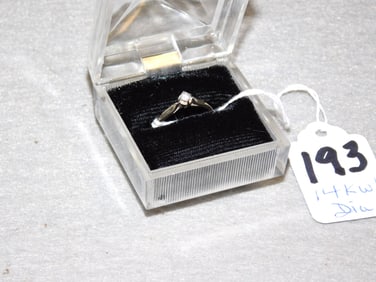 10Kwg Lady's Ring w/ 1/8 ct. Diamond