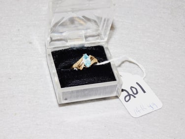 14Kyg Aquamarine Stone Lady's Ring