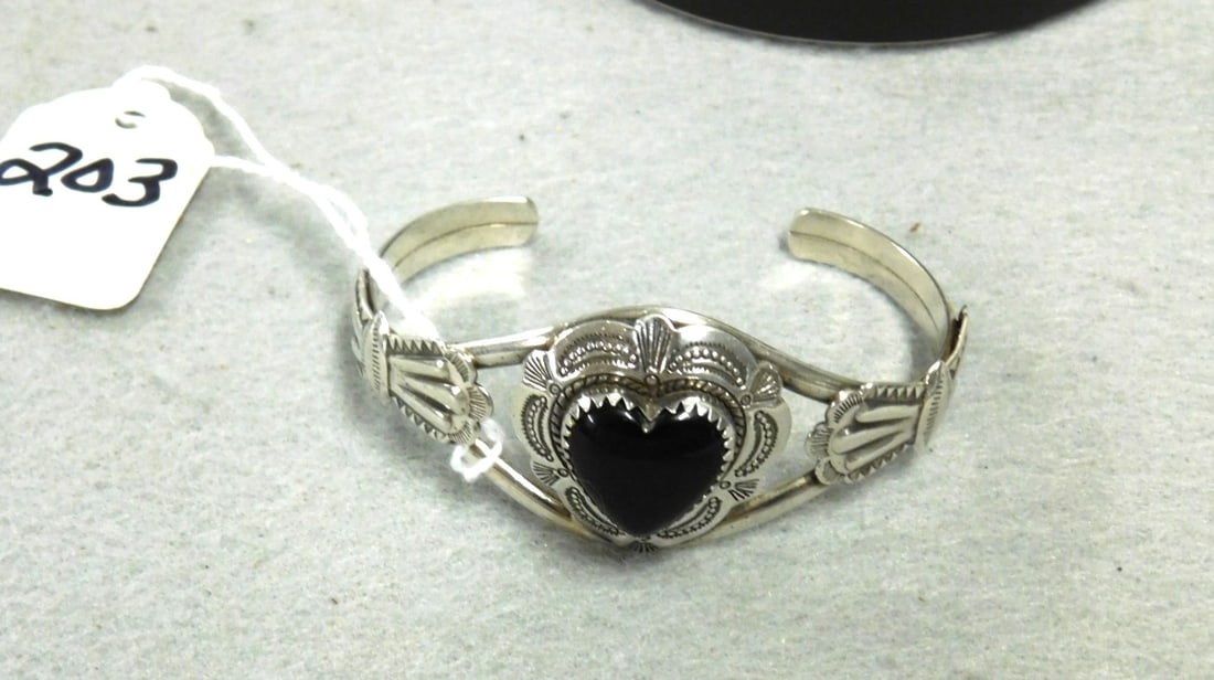 Sterling Cuff Bracelet w/Onyx: Sterling Cuff Bracelet w/Onyx Stone in VG Cond.