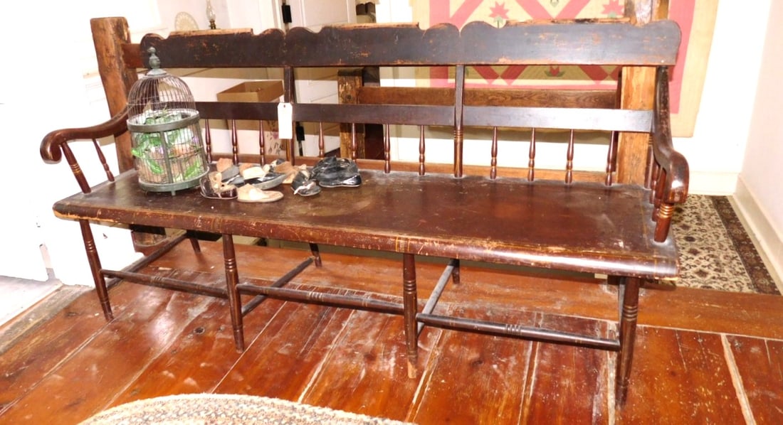Early 6 ft. Deacon's Bench: Early 6 ft. Deacon's Bench w/Turned Spindles, Shaped Top in Gd Cond.