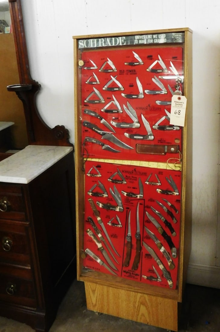 Standing Schrade Store Display (1 of 3)