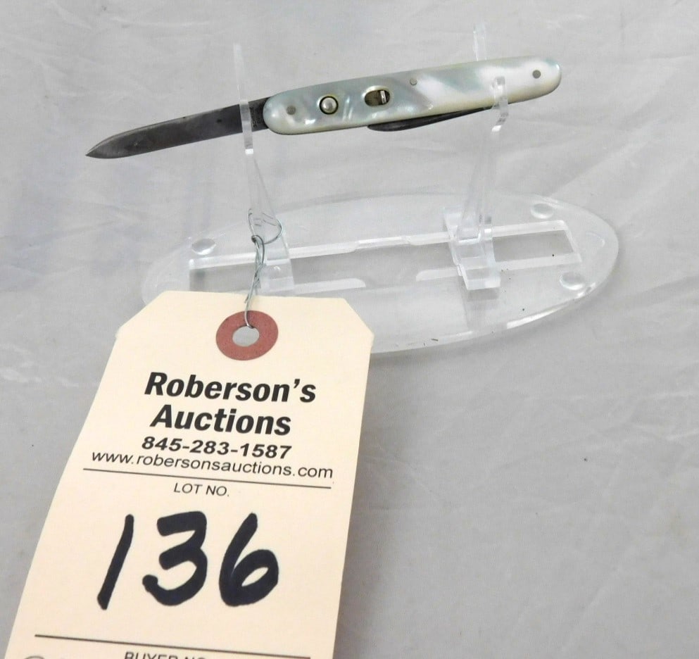 Schrade Walden Pearl Handle Knife (1 of 2)