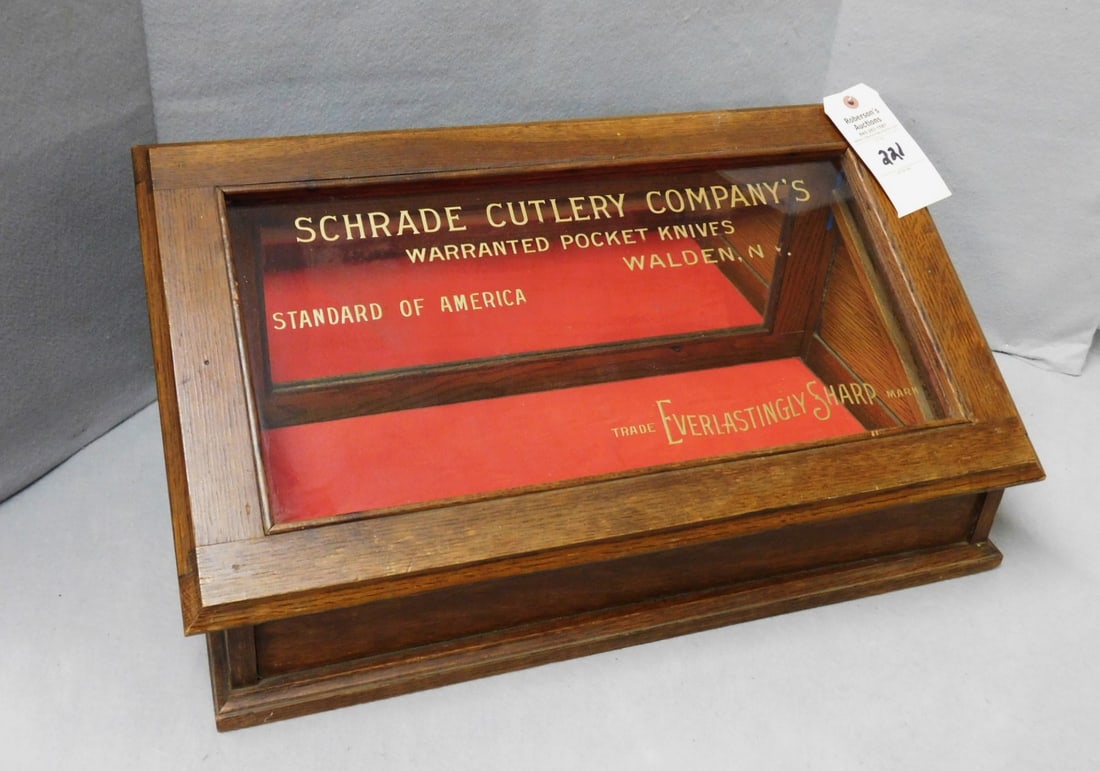 Oak Case Schrade Knife Display (1 of 2)