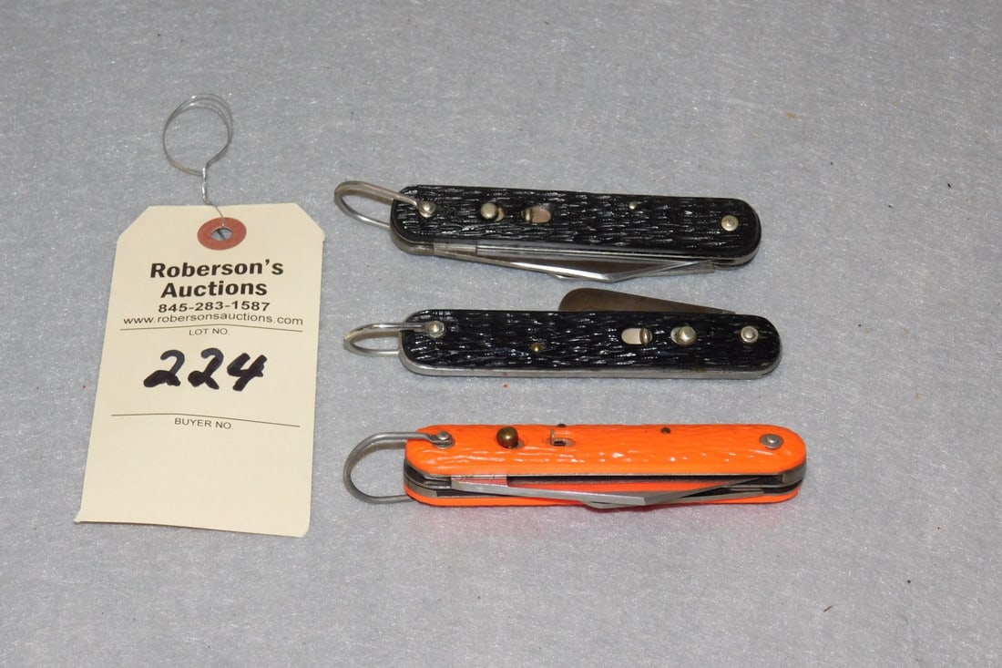 3 Paratrooper Automatic Knives (1 of 2)