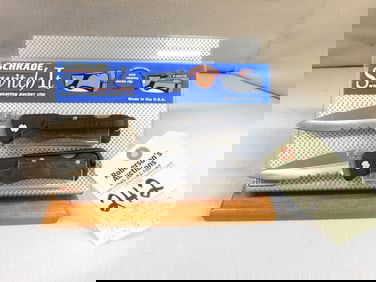 2 - Schrade Switch It Knives in  Display