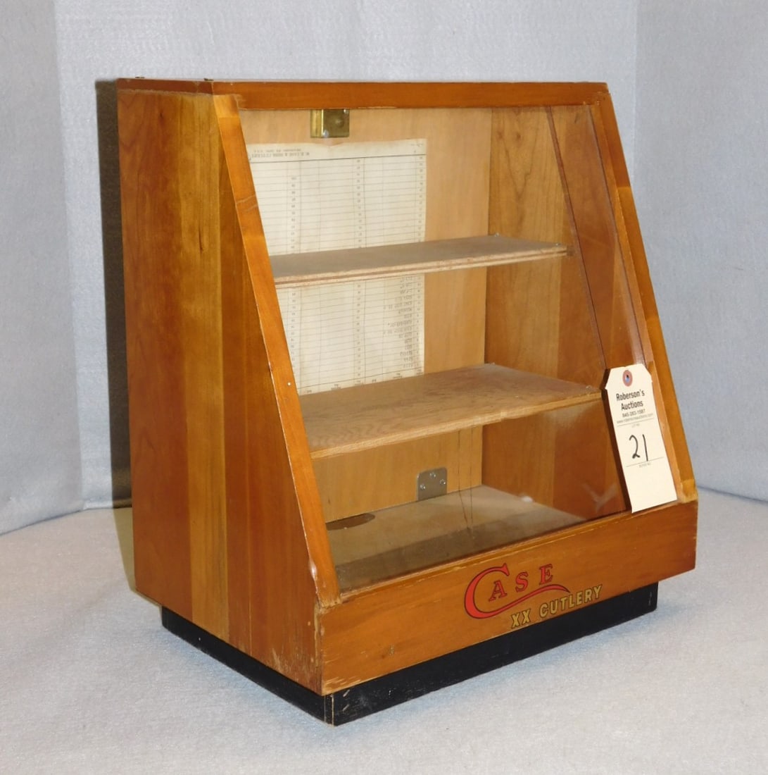 Case XX Cutlery Display Case: Wooden Case XX Cutlery Display w/ Orig. Skeleton Key - 18x16x10in. in Gd. Cond.