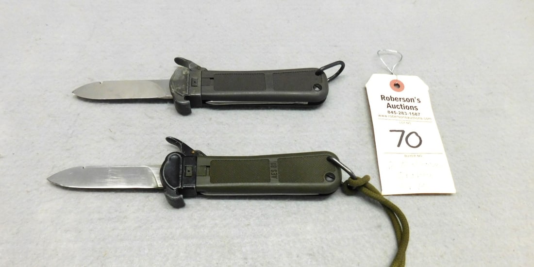 2 - Eickhorn Surplus Gravity Knives: 2 - Eickhorn AES 81 Surplus Gravity Knives Both 5 3/8" in VG Cond.