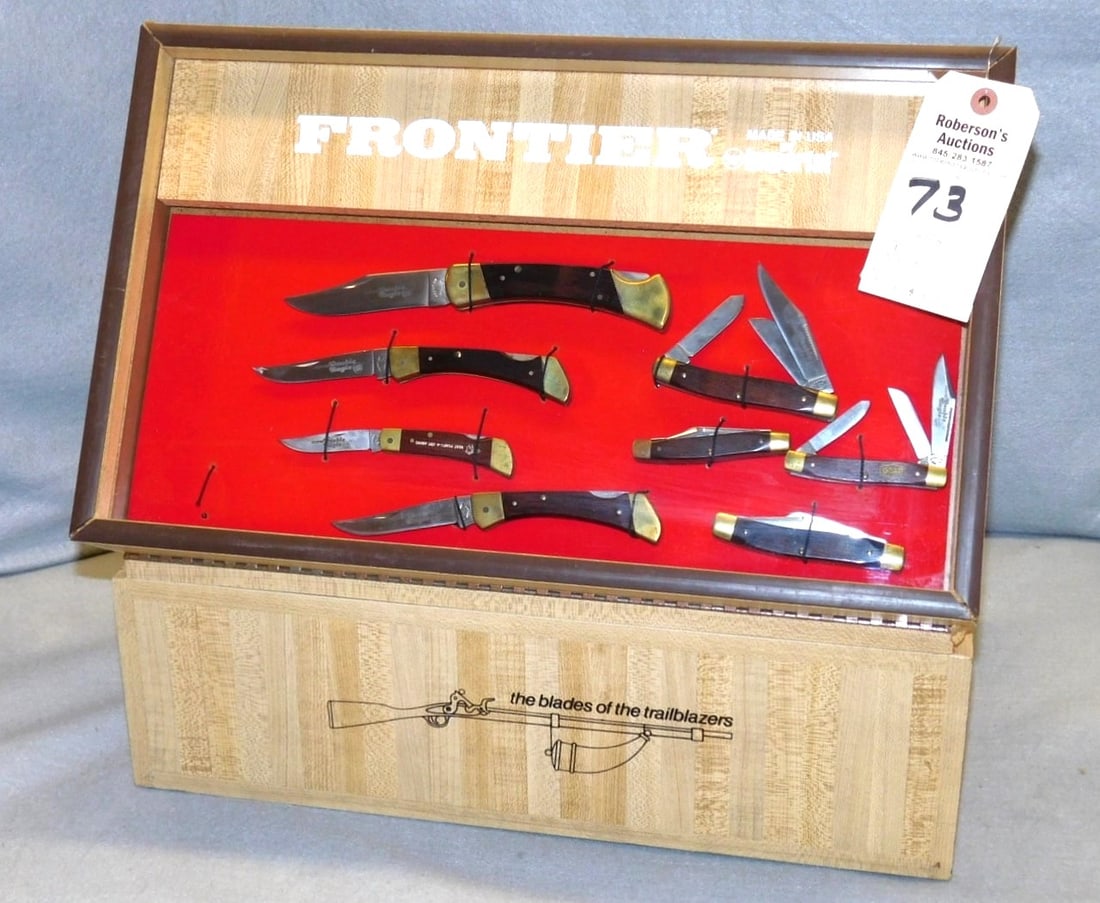 Imperial Frontier Counter Display: Imperial Frontier Counter Display w/8 Frontier Dbl. Eagle Knives - Display 10x12x8 1/4"; Knives Range in Sz. From 3 1/4 to 5"
