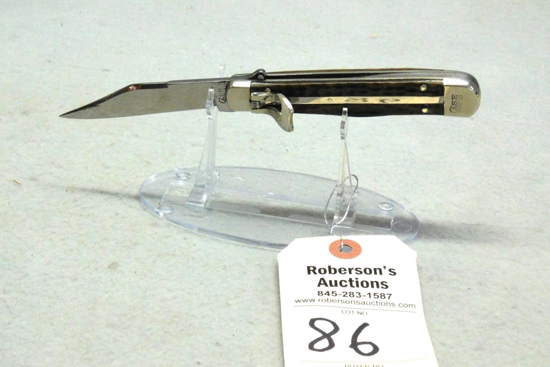 Case Tested XX Lever Lock Auto. Knife (1 of 2)